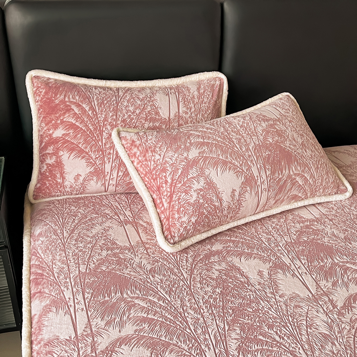 91家纺网 家纺一手货源 找家纺 （总）极简 2025新款雕花牛奶绒床笠-欧曼系列