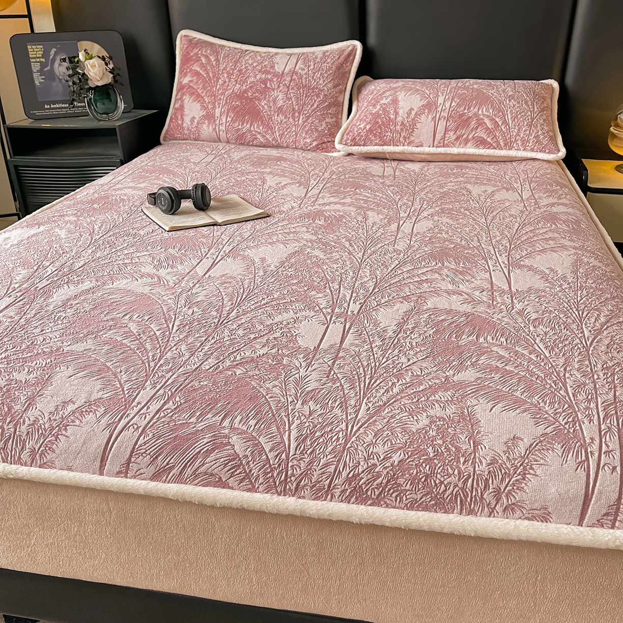 91家纺网 家纺一手货源 找家纺 （总）极简 2025新款雕花牛奶绒床笠-欧曼系列