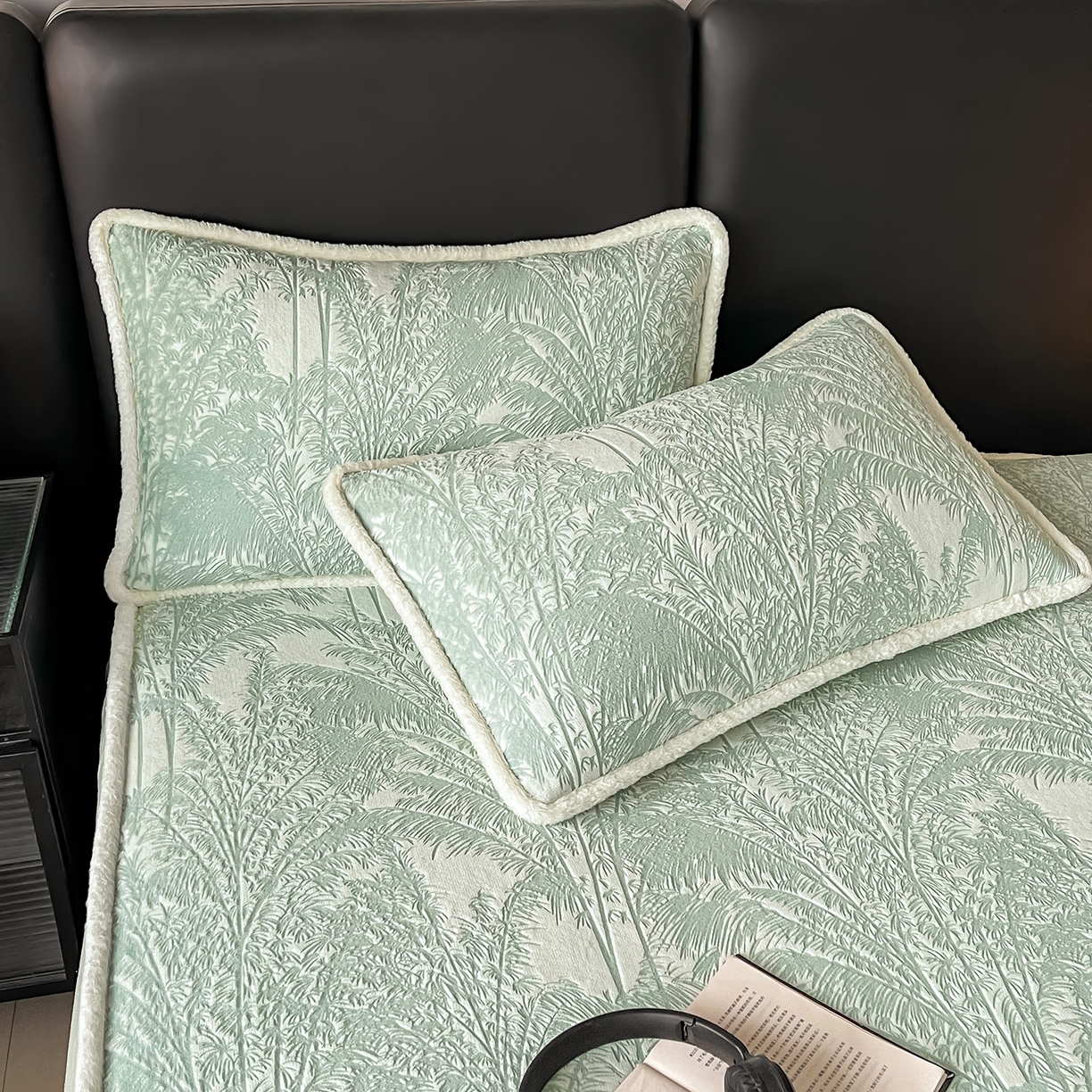 91家纺网 家纺一手货源 找家纺 极简 2025新款雕花牛奶绒床笠-欧曼系列 欧曼-湖兰