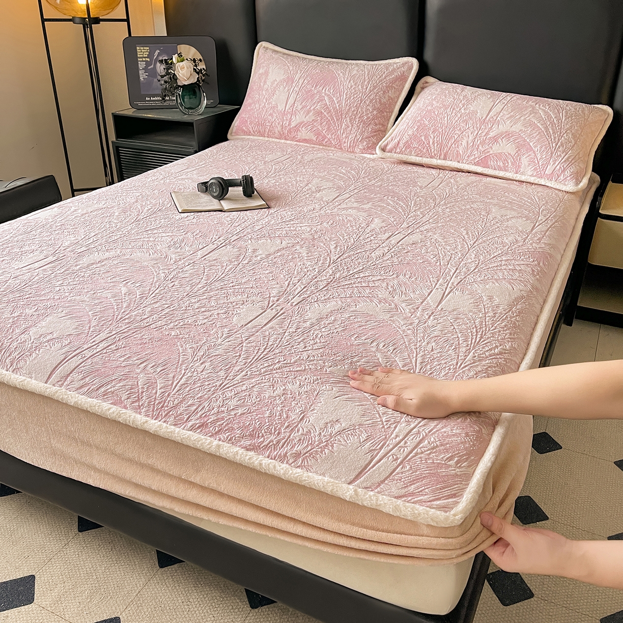 极简 2025新款雕花牛奶绒床笠-欧曼系列 欧曼-藕粉