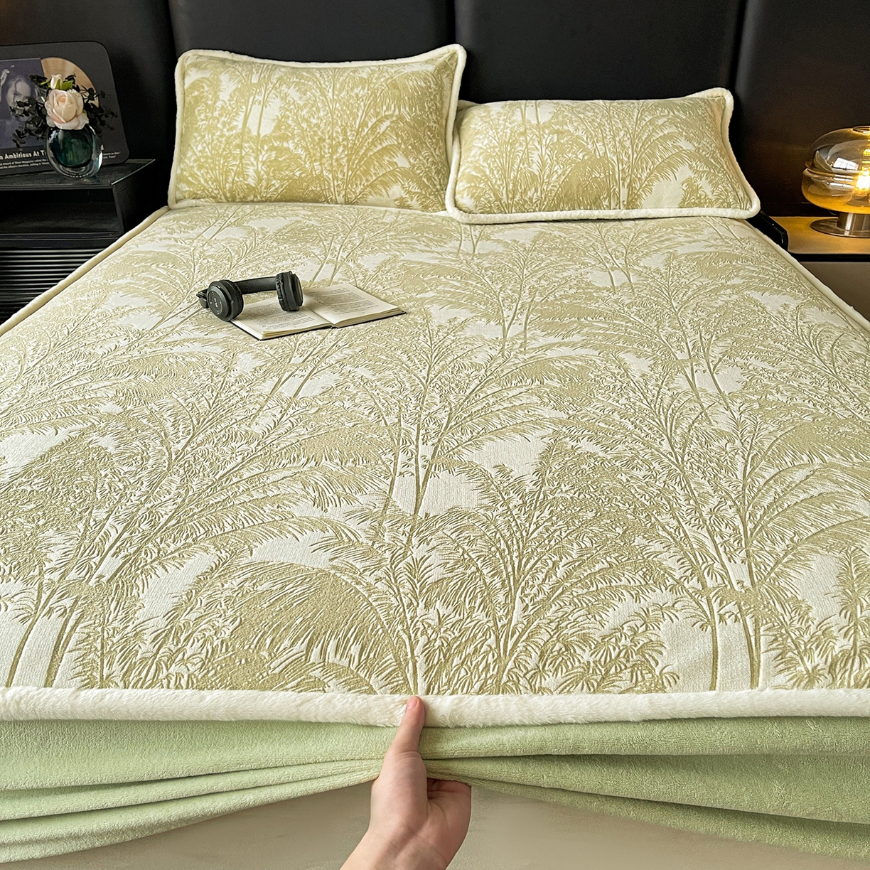 91家纺网 家纺一手货源 找家纺 极简 2025新款雕花牛奶绒床笠-欧曼系列 欧曼-美丽绿