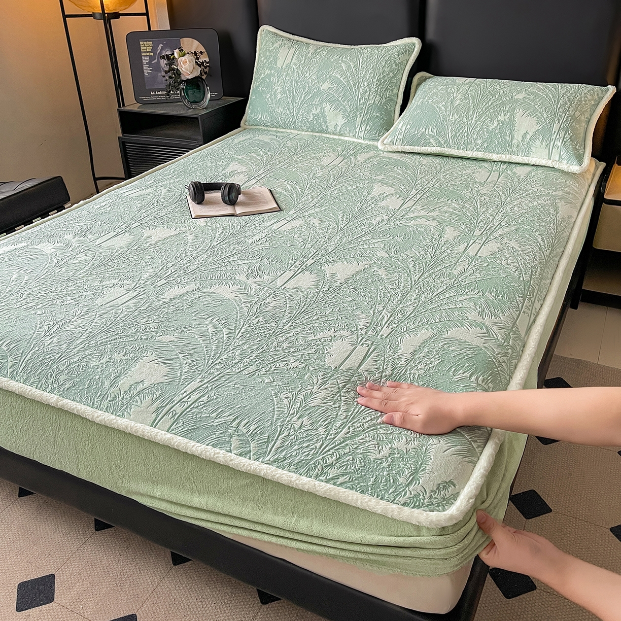 极简 2025新款雕花牛奶绒床笠-欧曼系列 欧曼-湖兰