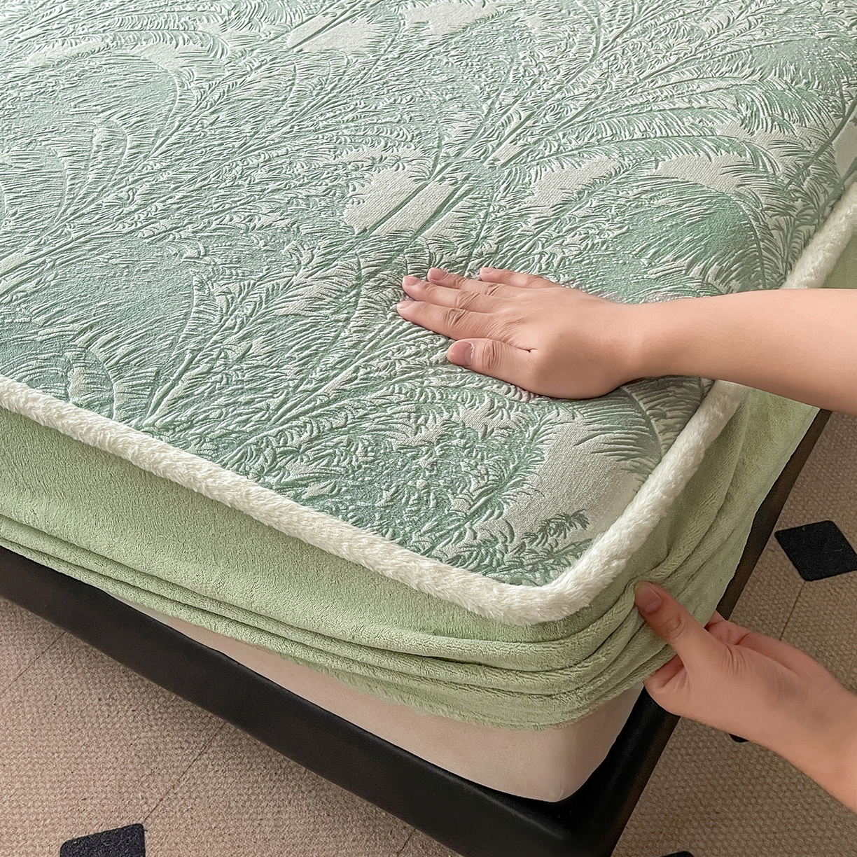 91家纺网 家纺一手货源 找家纺 极简 2025新款雕花牛奶绒床笠-欧曼系列 欧曼-湖兰