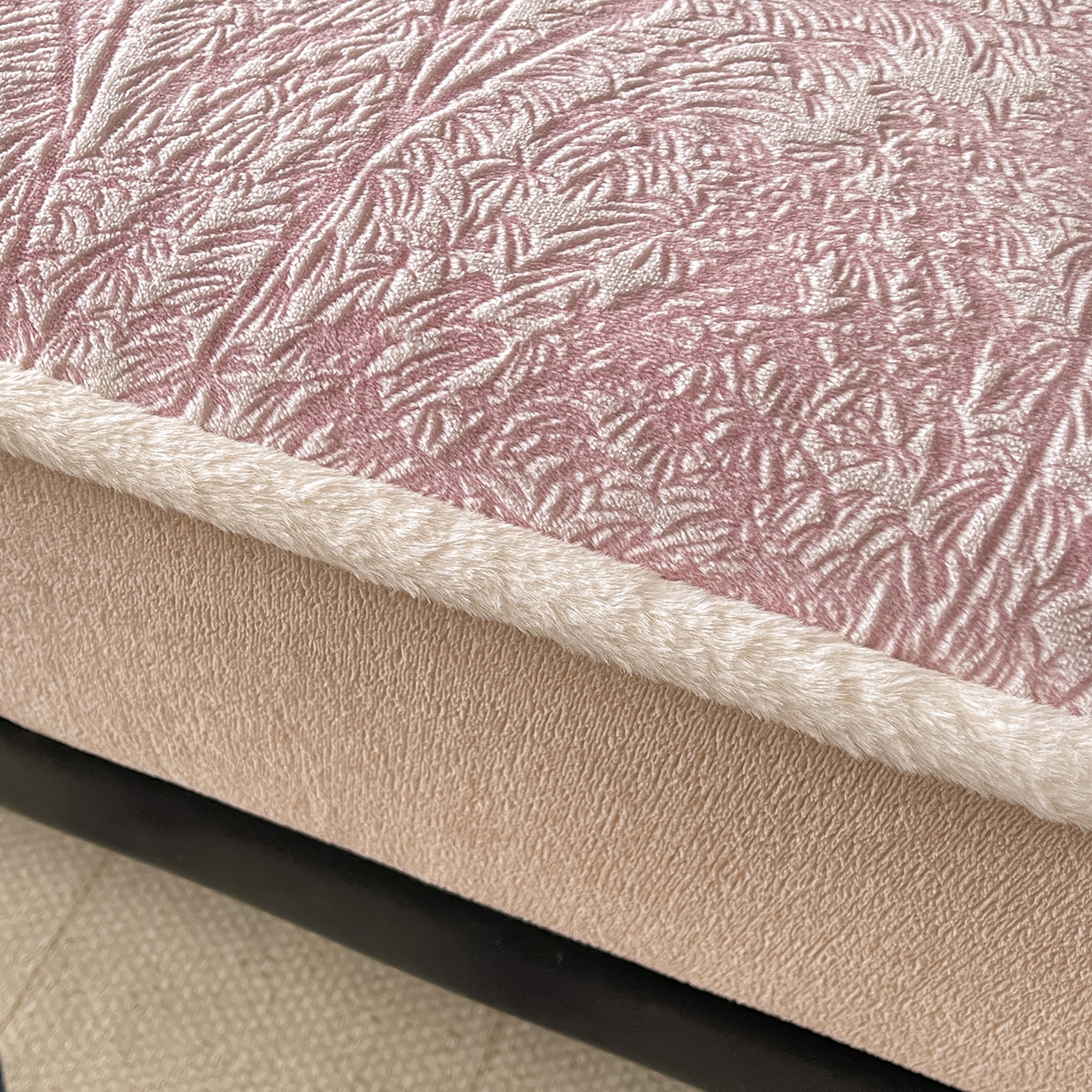 91家纺网 家纺一手货源 找家纺 极简 2025新款雕花牛奶绒床笠-欧曼系列 欧曼-藕粉