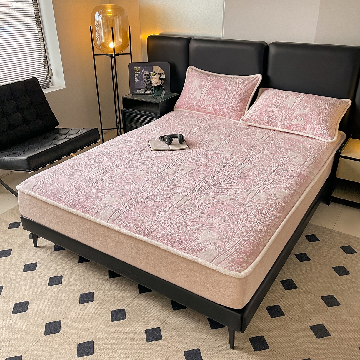 91家纺网 家纺一手货源 找家纺 极简 2025新款雕花牛奶绒床笠-欧曼系列 欧曼-藕粉