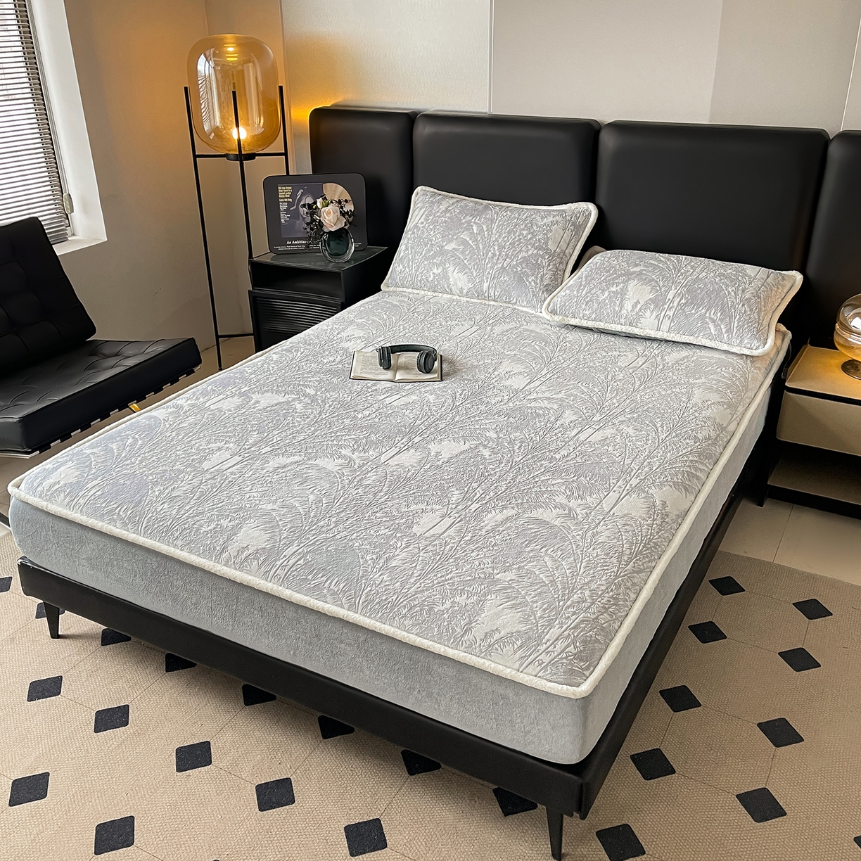 91家纺网 家纺一手货源 找家纺 极简 2025新款雕花牛奶绒床笠-欧曼系列 欧曼-精致灰