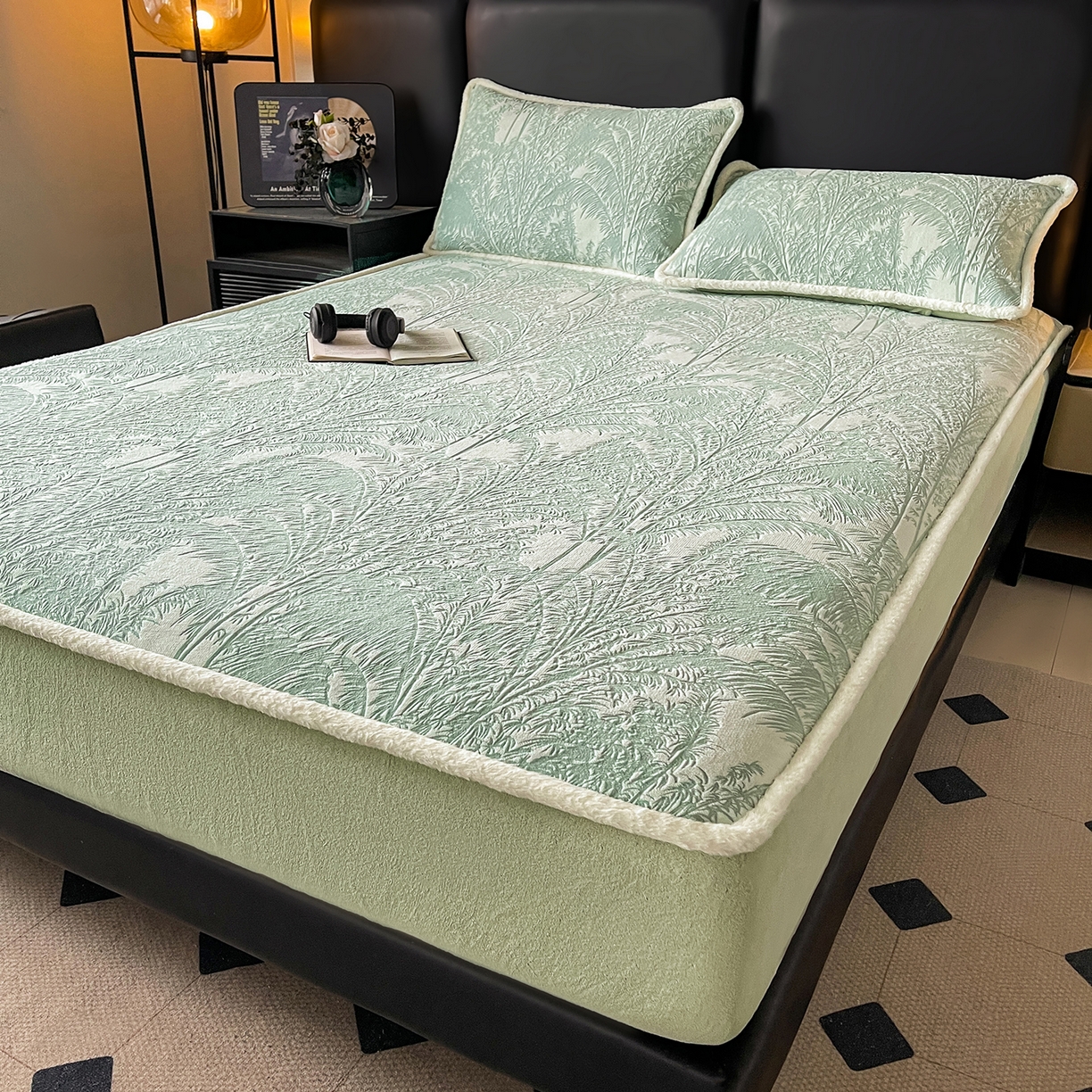 91家纺网 家纺一手货源 找家纺 极简 2025新款雕花牛奶绒床笠-欧曼系列 欧曼-湖兰