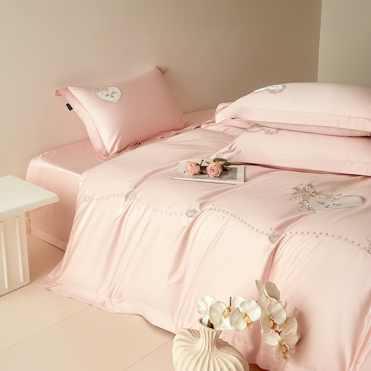 91家纺网 家纺一手货源 找家纺 （总）洺兰家居 2025年新款新疆长绒棉100支刺绣款绣花四件套 小确幸