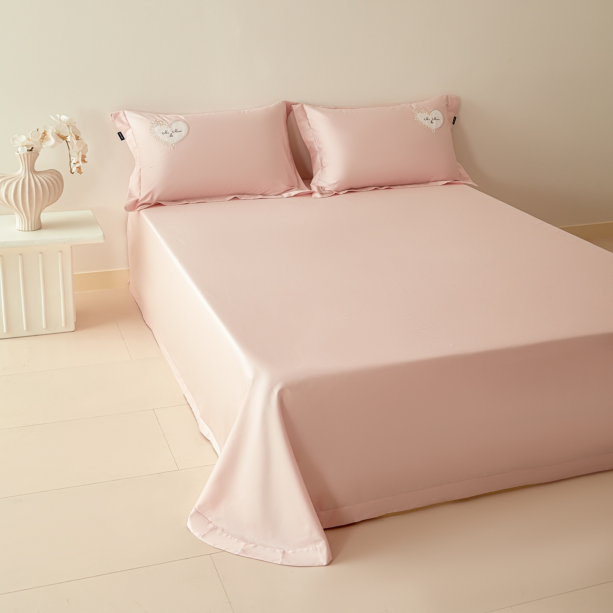 91家纺网 家纺一手货源 找家纺 洺兰家居 2025年新款新疆长绒棉100支刺绣款绣花四件套 小确幸 小确幸-粉