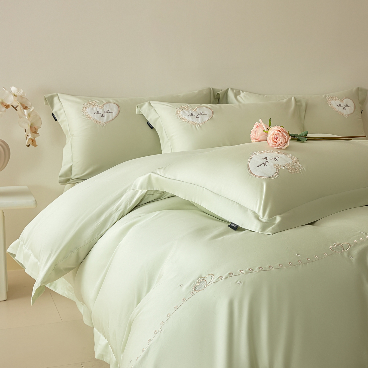 91家纺网 家纺一手货源 找家纺 洺兰家居 2025年新款新疆长绒棉100支刺绣款绣花四件套 小确幸 小确幸-绿