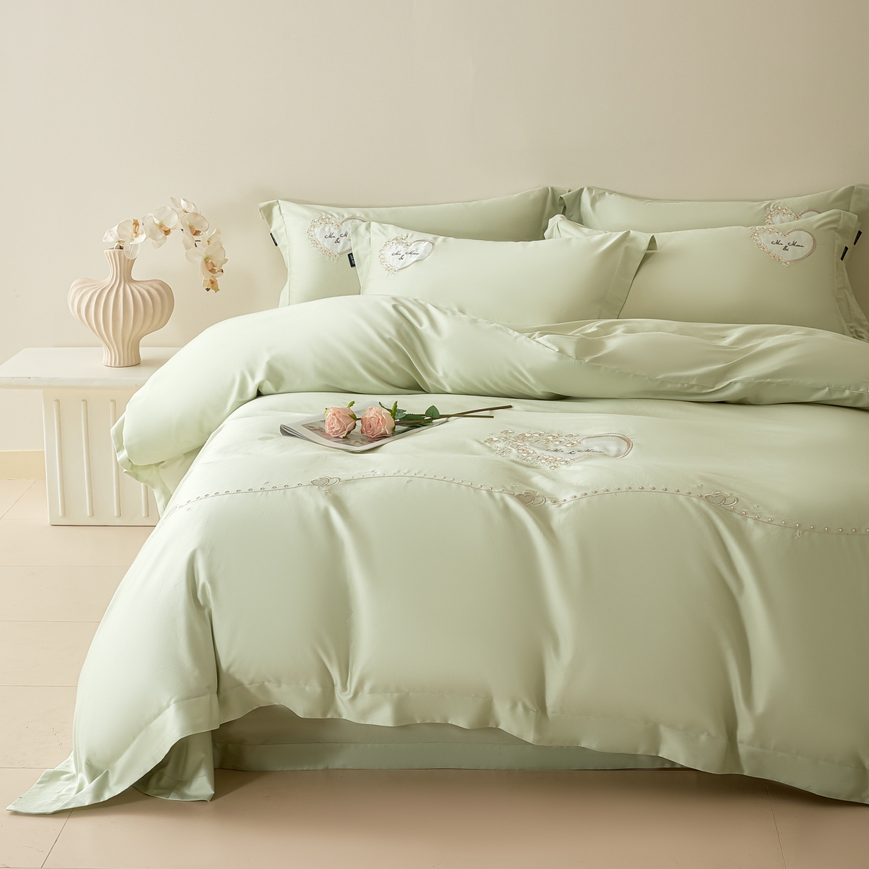 91家纺网 家纺一手货源 找家纺 洺兰家居 2025年新款新疆长绒棉100支刺绣款绣花四件套 小确幸 小确幸-绿