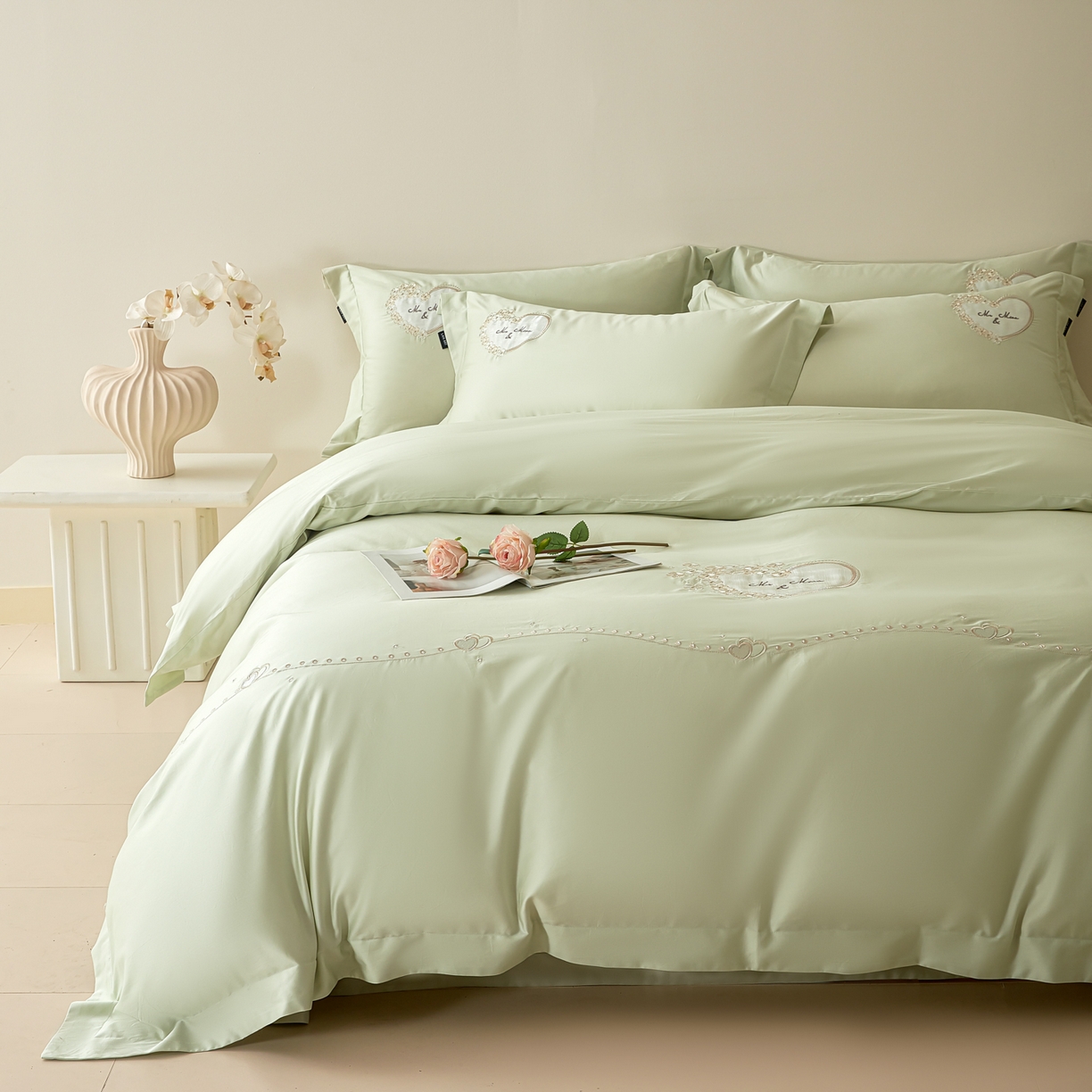 91家纺网 家纺一手货源 找家纺 洺兰家居 2025年新款新疆长绒棉100支刺绣款绣花四件套 小确幸 小确幸-绿