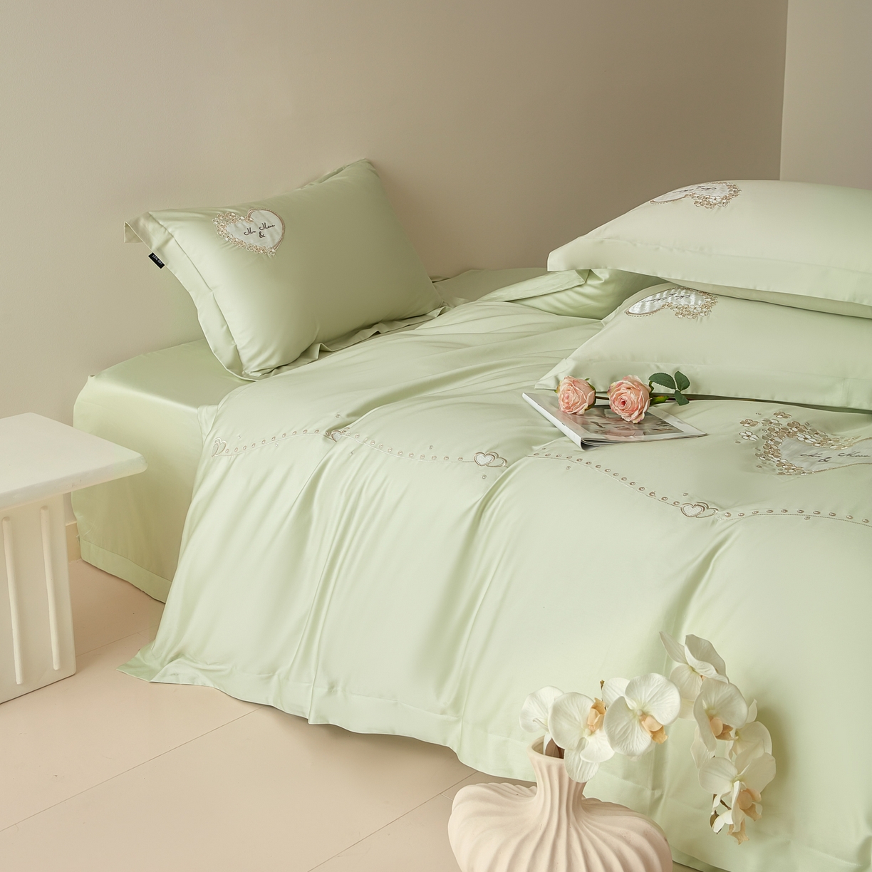 91家纺网 家纺一手货源 找家纺 洺兰家居 2025年新款新疆长绒棉100支刺绣款绣花四件套 小确幸 小确幸-绿