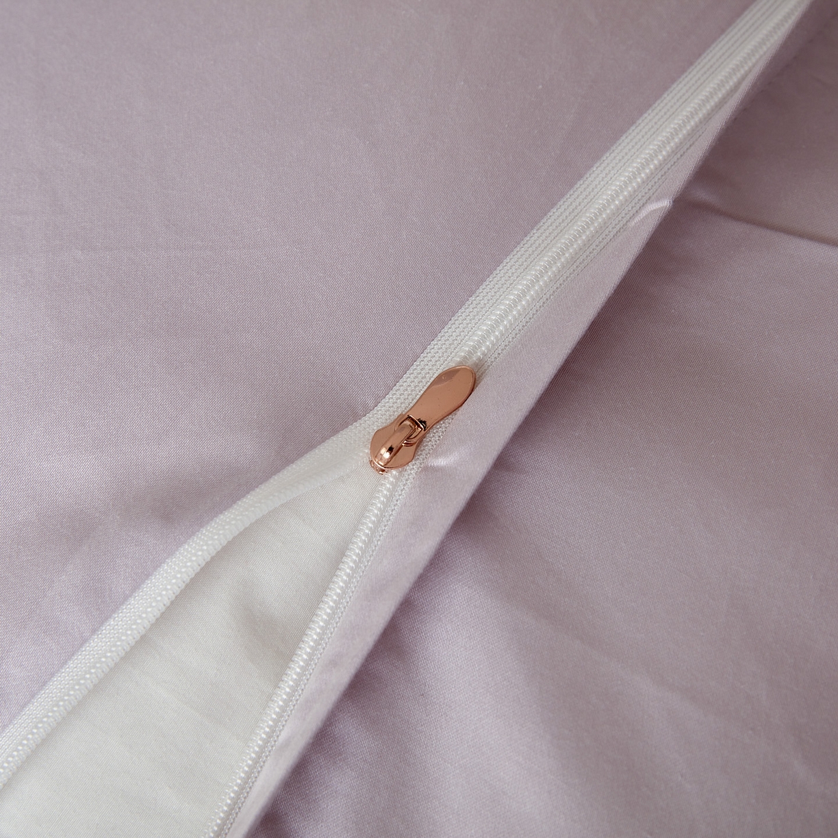 91家纺网 家纺一手货源 找家纺 洺兰家居 2025年新款新疆长绒棉100支刺绣款绣花四件套 小确幸 小确幸-紫