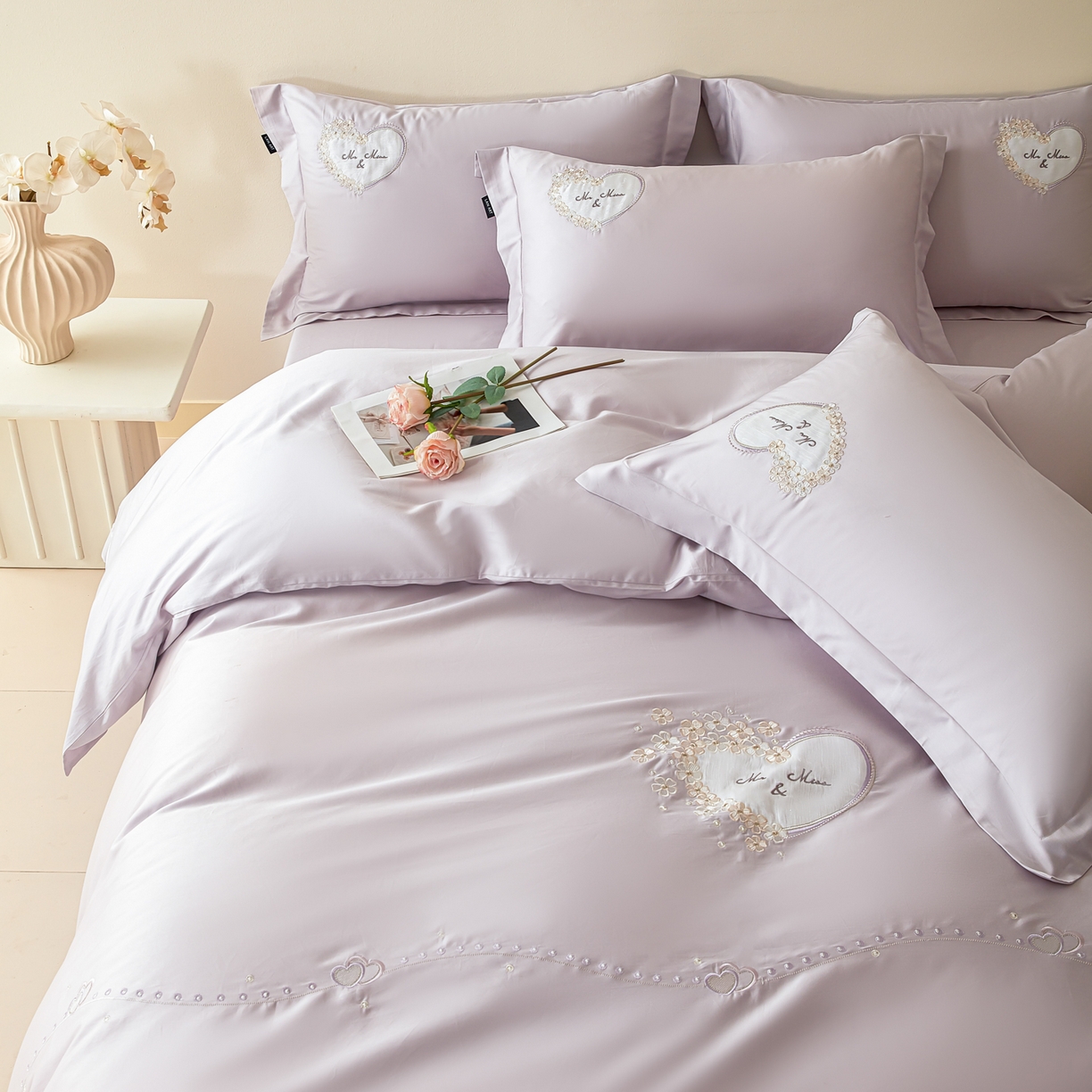 91家纺网 家纺一手货源 找家纺 洺兰家居 2025年新款新疆长绒棉100支刺绣款绣花四件套 小确幸 小确幸-紫