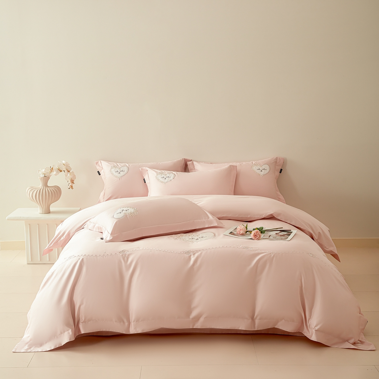 91家纺网 家纺一手货源 找家纺 （总）洺兰家居 2025年新款新疆长绒棉100支刺绣款绣花四件套 小确幸