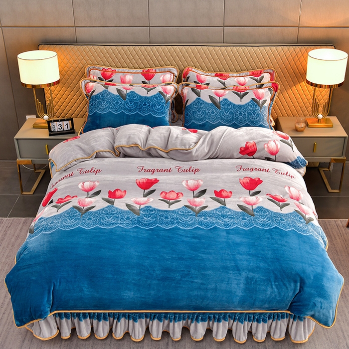 91家纺网 家纺一手货源 找家纺 韩秀2025新款金貂牛奶法莱绒床裙款四件套加厚保暖8.5斤金雕绒 郁金香蓝