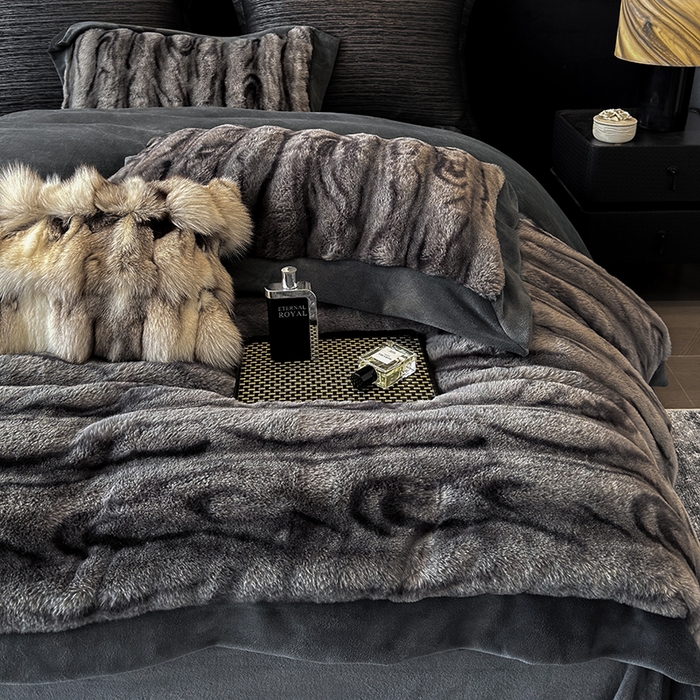 91家纺网 家纺一手货源 找家纺 （总）若未家居 LOVEWE HOUSE 2025新款树纹年轮自然系丹麦貂A版350克B版240克全消光牛奶绒四件套-瓦伦（控价券后不低于358）