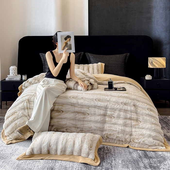 91家纺网 家纺一手货源 找家纺 若未家居 LOVEWE HOUSE 2025新款树纹年轮自然系丹麦貂A版350克B版240克全消光牛奶绒四件套-瓦伦（控价券后不低于358） 瓦伦 浅驼