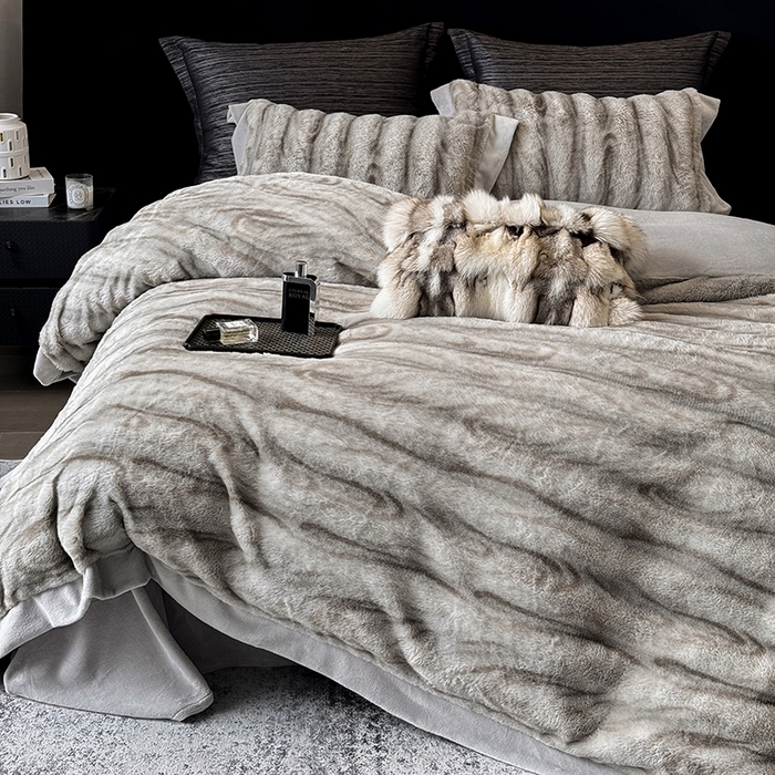 91家纺网 家纺一手货源 找家纺 若未家居 LOVEWE HOUSE 2025新款树纹年轮自然系丹麦貂A版350克B版240克全消光牛奶绒四件套-瓦伦（控价券后不低于358） 瓦伦 中灰