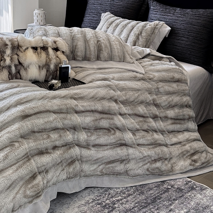 91家纺网 家纺一手货源 找家纺 若未家居 LOVEWE HOUSE 2025新款树纹年轮自然系丹麦貂A版350克B版240克全消光牛奶绒四件套-瓦伦（控价券后不低于358） 瓦伦 中灰