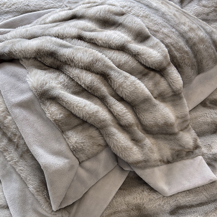 91家纺网 家纺一手货源 找家纺 若未家居 LOVEWE HOUSE 2025新款树纹年轮自然系丹麦貂A版350克B版240克全消光牛奶绒四件套-瓦伦（控价券后不低于358） 瓦伦 中灰