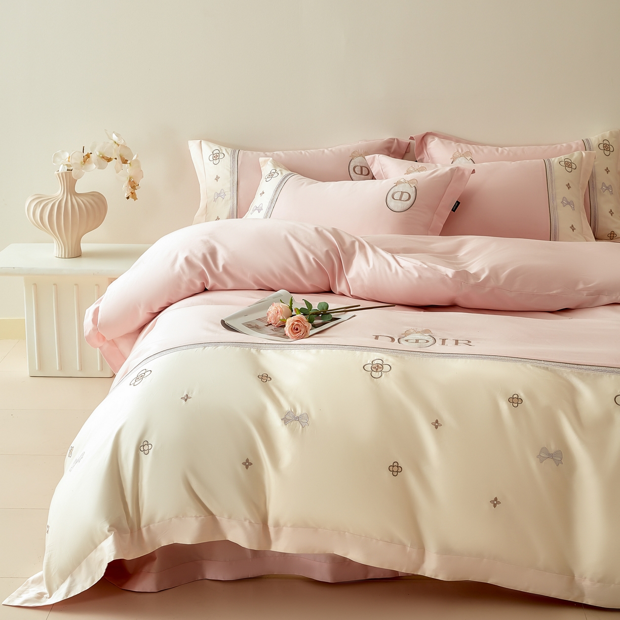 91家纺网 家纺一手货源 找家纺 洺兰家居 2025年新款新疆长绒棉100支刺绣款绣花四件套 戴琳 戴琳-粉