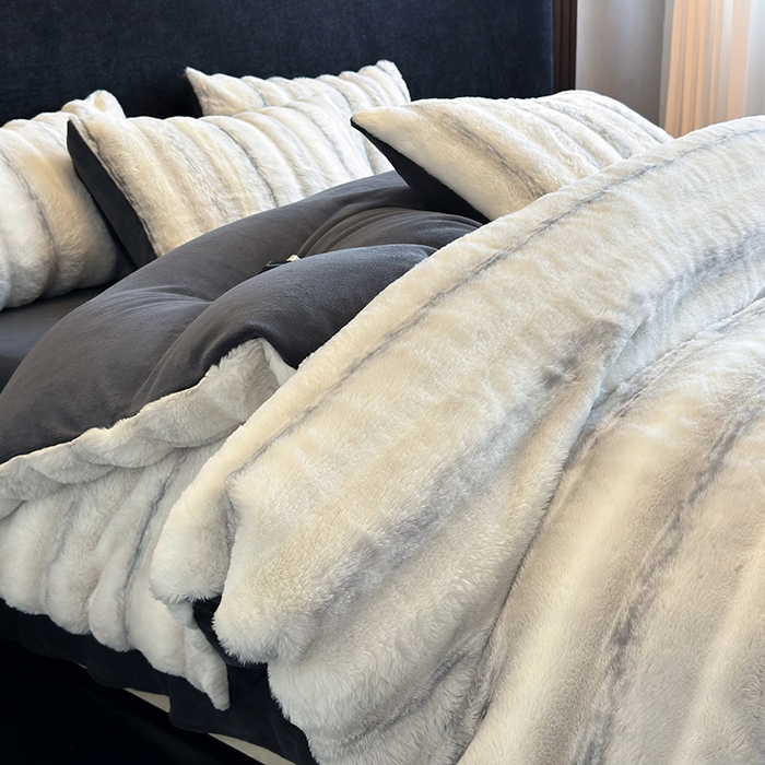 91家纺网 家纺一手货源 找家纺 （总）若未家居 LOVEWE HOUSE 2025新款丹麦貂A版350克B版220克全消光牛奶绒简约高级感皮草绒四件套-龙猫（控价券后不低于298）