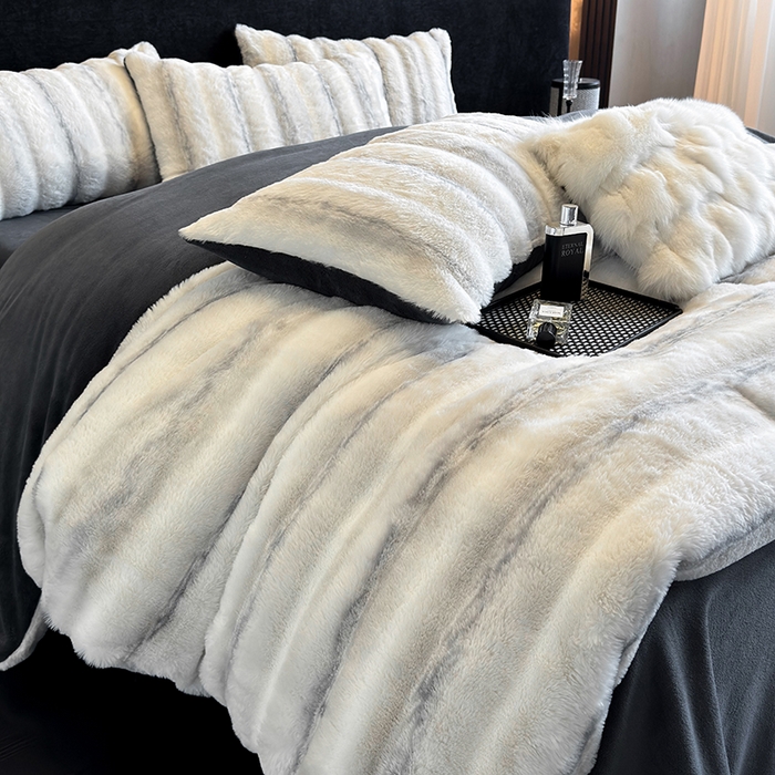 91家纺网 家纺一手货源 找家纺 （总）若未家居 LOVEWE HOUSE 2025新款丹麦貂A版350克B版220克全消光牛奶绒简约高级感皮草绒四件套-龙猫（控价券后不低于298）