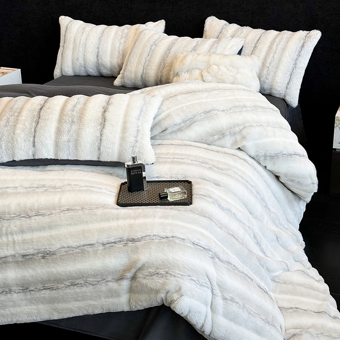 91家纺网 家纺一手货源 找家纺 （总）若未家居 LOVEWE HOUSE 2025新款丹麦貂A版350克B版220克全消光牛奶绒简约高级感皮草绒四件套-龙猫（控价券后不低于298）