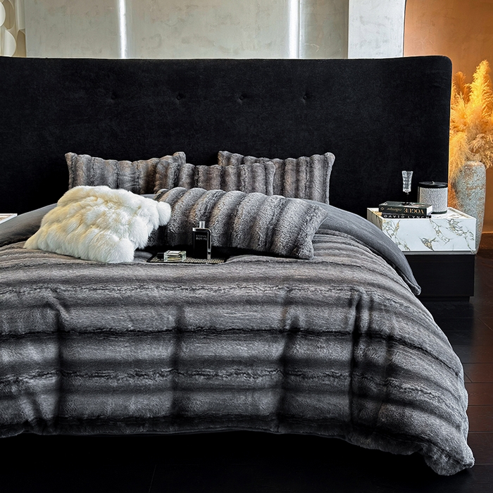 91家纺网 家纺一手货源 找家纺 若未家居 LOVEWE HOUSE 2025新款丹麦貂A版350克B版220克全消光牛奶绒简约高级感皮草绒四件套-龙猫（控价券后不低于298） 龙猫-午夜蓝