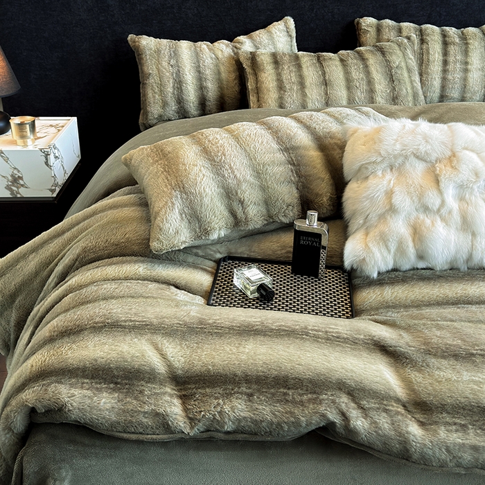 91家纺网 家纺一手货源 找家纺 若未家居 LOVEWE HOUSE 2025新款丹麦貂A版350克B版220克全消光牛奶绒简约高级感皮草绒四件套-龙猫（控价券后不低于298） 龙猫-松绿