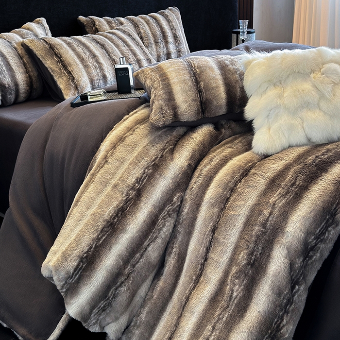 91家纺网 家纺一手货源 找家纺 若未家居 LOVEWE HOUSE 2025新款丹麦貂A版350克B版220克全消光牛奶绒简约高级感皮草绒四件套-龙猫（控价券后不低于298） 龙猫-渐灰