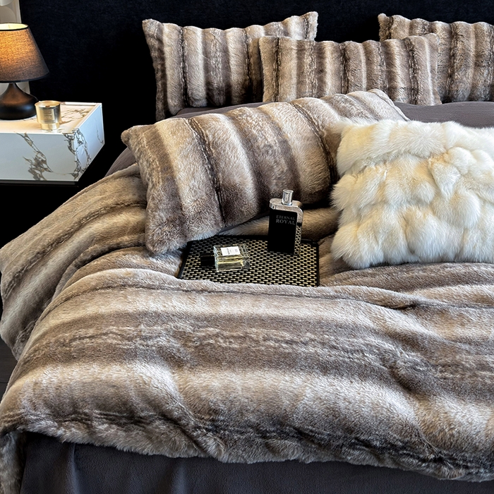 91家纺网 家纺一手货源 找家纺 若未家居 LOVEWE HOUSE 2025新款丹麦貂A版350克B版220克全消光牛奶绒简约高级感皮草绒四件套-龙猫（控价券后不低于298） 龙猫-渐灰