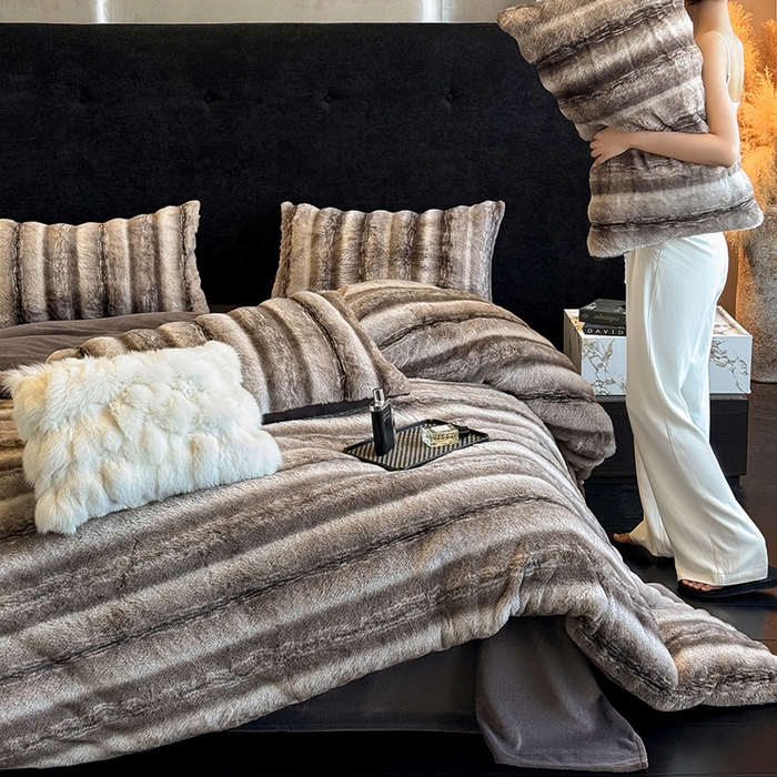 91家纺网 家纺一手货源 找家纺 若未家居 LOVEWE HOUSE 2025新款丹麦貂A版350克B版220克全消光牛奶绒简约高级感皮草绒四件套-龙猫（控价券后不低于298） 龙猫-渐灰