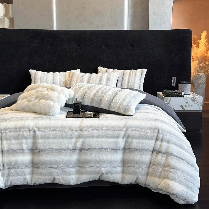 91家纺网 家纺一手货源 找家纺 若未家居 LOVEWE HOUSE 2025新款丹麦貂A版350克B版220克全消光牛奶绒简约高级感皮草绒四件套-龙猫（控价券后不低于298） 龙猫-奶白