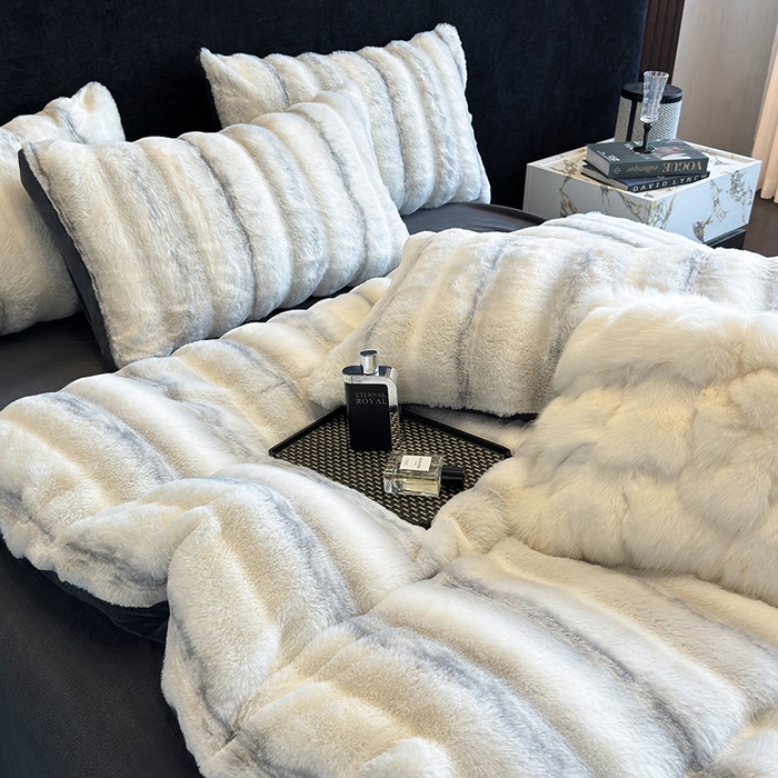 91家纺网 家纺一手货源 找家纺 若未家居 LOVEWE HOUSE 2025新款丹麦貂A版350克B版220克全消光牛奶绒简约高级感皮草绒四件套-龙猫（控价券后不低于298） 龙猫-奶白