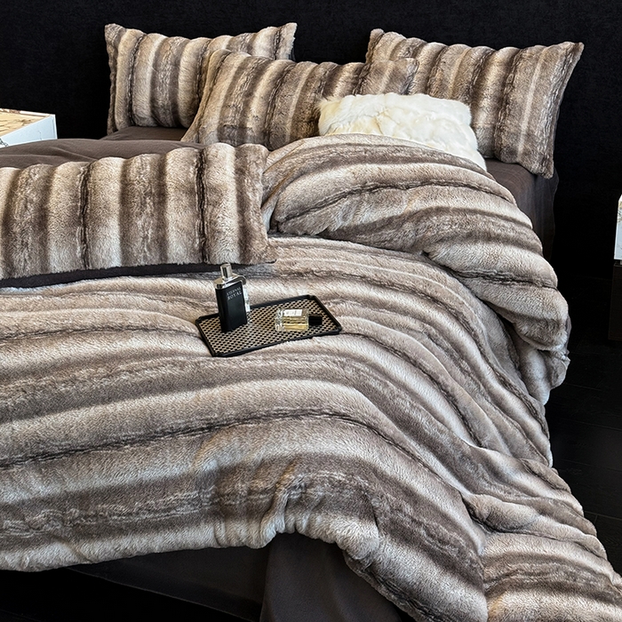 91家纺网 家纺一手货源 找家纺 若未家居 LOVEWE HOUSE 2025新款丹麦貂A版350克B版220克全消光牛奶绒简约高级感皮草绒四件套-龙猫（控价券后不低于298） 龙猫-渐灰