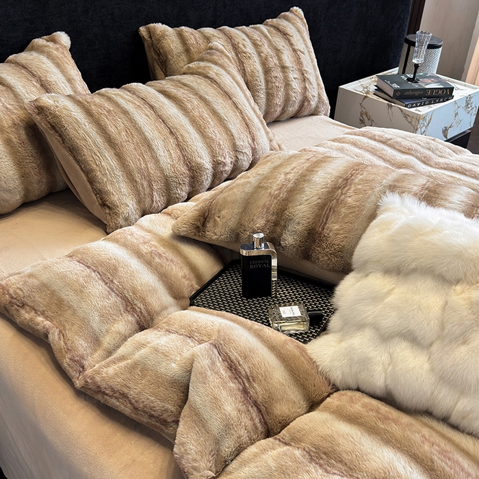 91家纺网 家纺一手货源 找家纺 若未家居 LOVEWE HOUSE 2025新款丹麦貂A版350克B版220克全消光牛奶绒简约高级感皮草绒四件套-龙猫（控价券后不低于298） 龙猫-驼色
