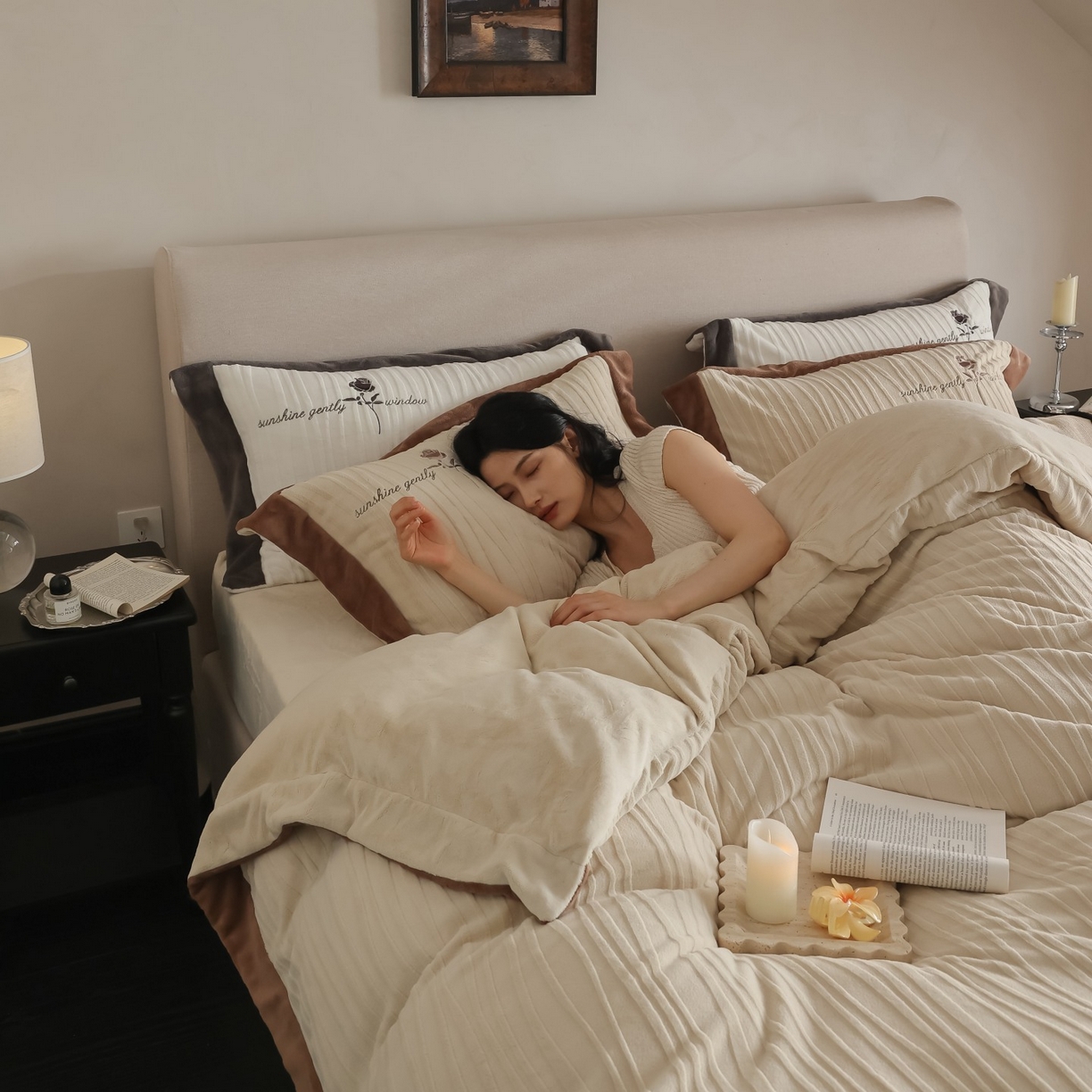 91家纺网 家纺一手货源 找家纺 初拾 2025新款230g全消光牛奶绒雕花 ”小资感“四件套-伯爵茶 伯爵茶-栗子棕