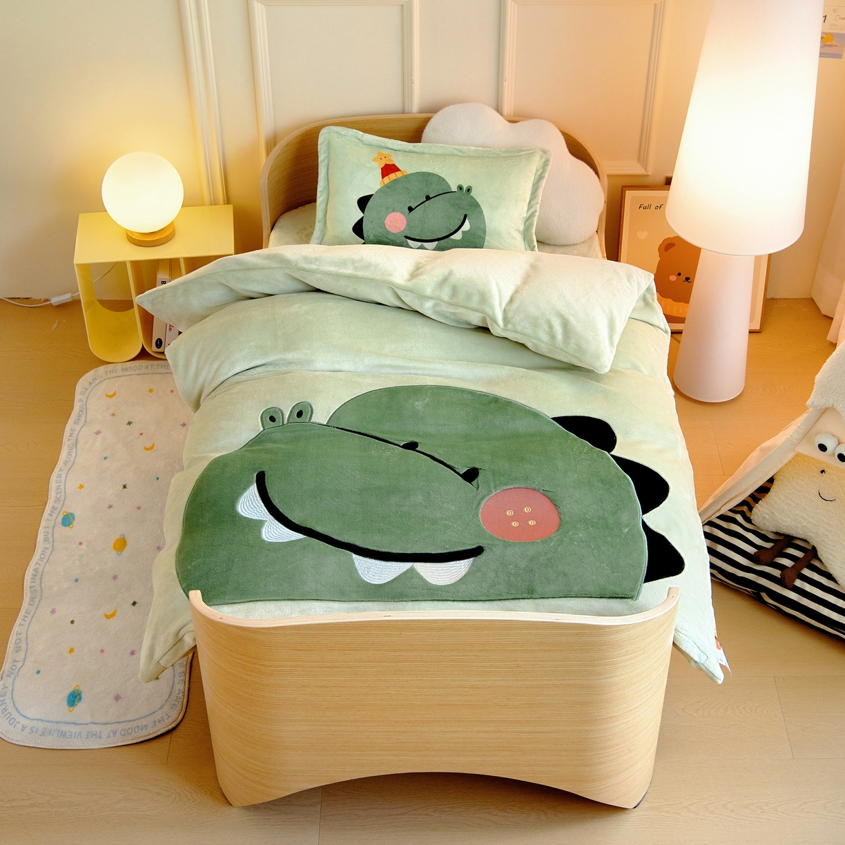 91家纺网 家纺一手货源 找家纺 （总）梵赫 2025新款加厚牛奶绒贴布绣原创卡通幼儿园套件儿童三件套