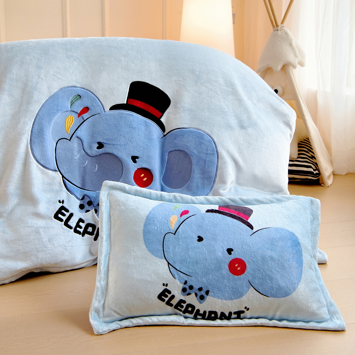 91家纺网 家纺一手货源 找家纺 梵赫 2025新款加厚牛奶绒贴布绣原创卡通幼儿园套件儿童三件套 大象先生