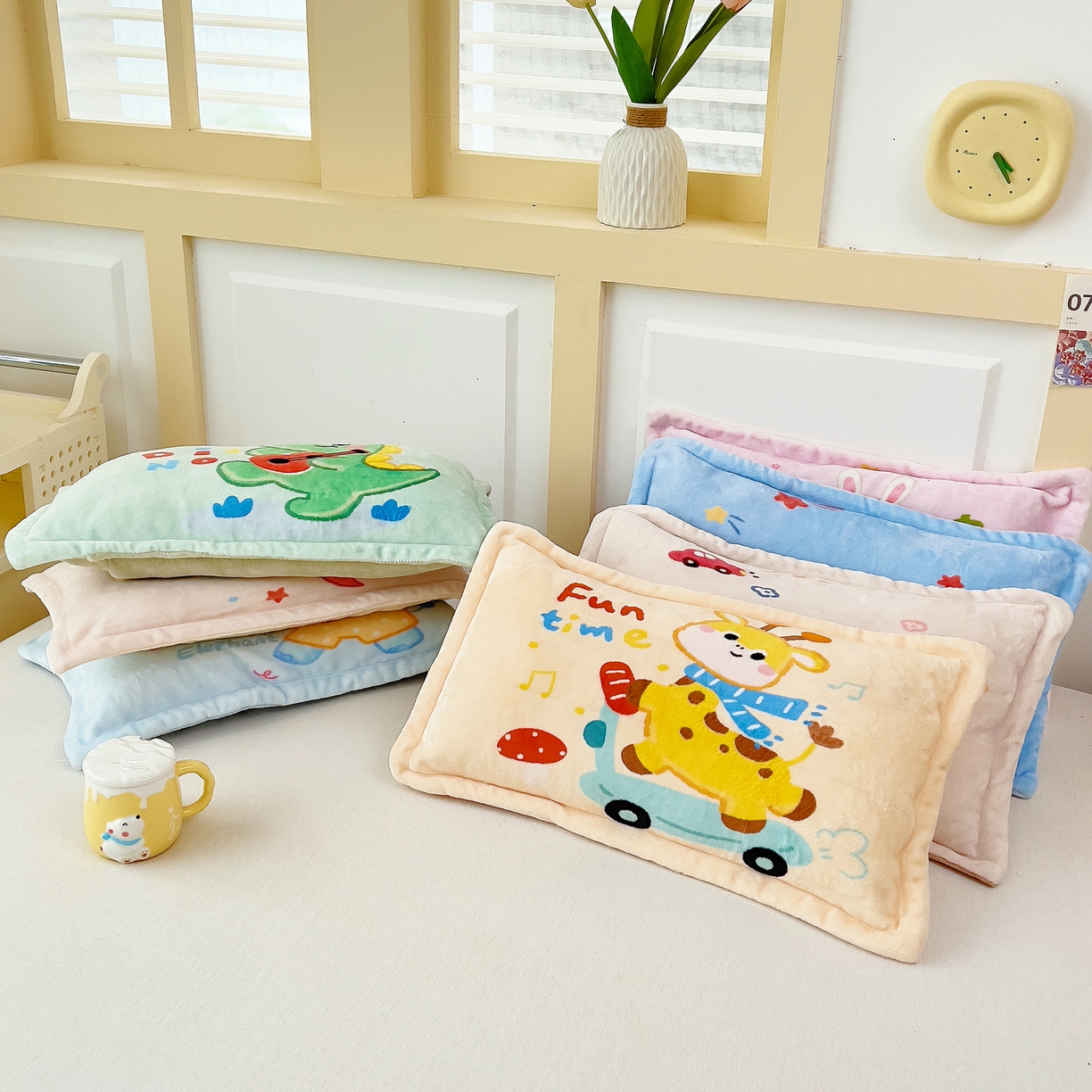 91家纺网 家纺一手货源 找家纺 梵赫 2025新款加厚牛奶绒贴布绣原创卡通幼儿园套件儿童三件套 组合