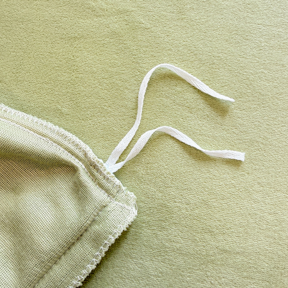 91家纺网 家纺一手货源 找家纺 呗旺鹿 2025新款A类牛奶绒数码印花卡通小清新四件套（场景二） 圣诞腊肠狗