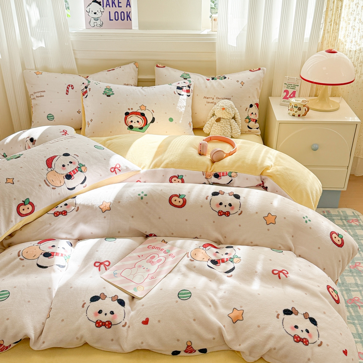 91家纺网 家纺一手货源 找家纺 呗旺鹿 2025新款A类牛奶绒数码印花卡通小清新四件套（场景二） 圣诞丫丫