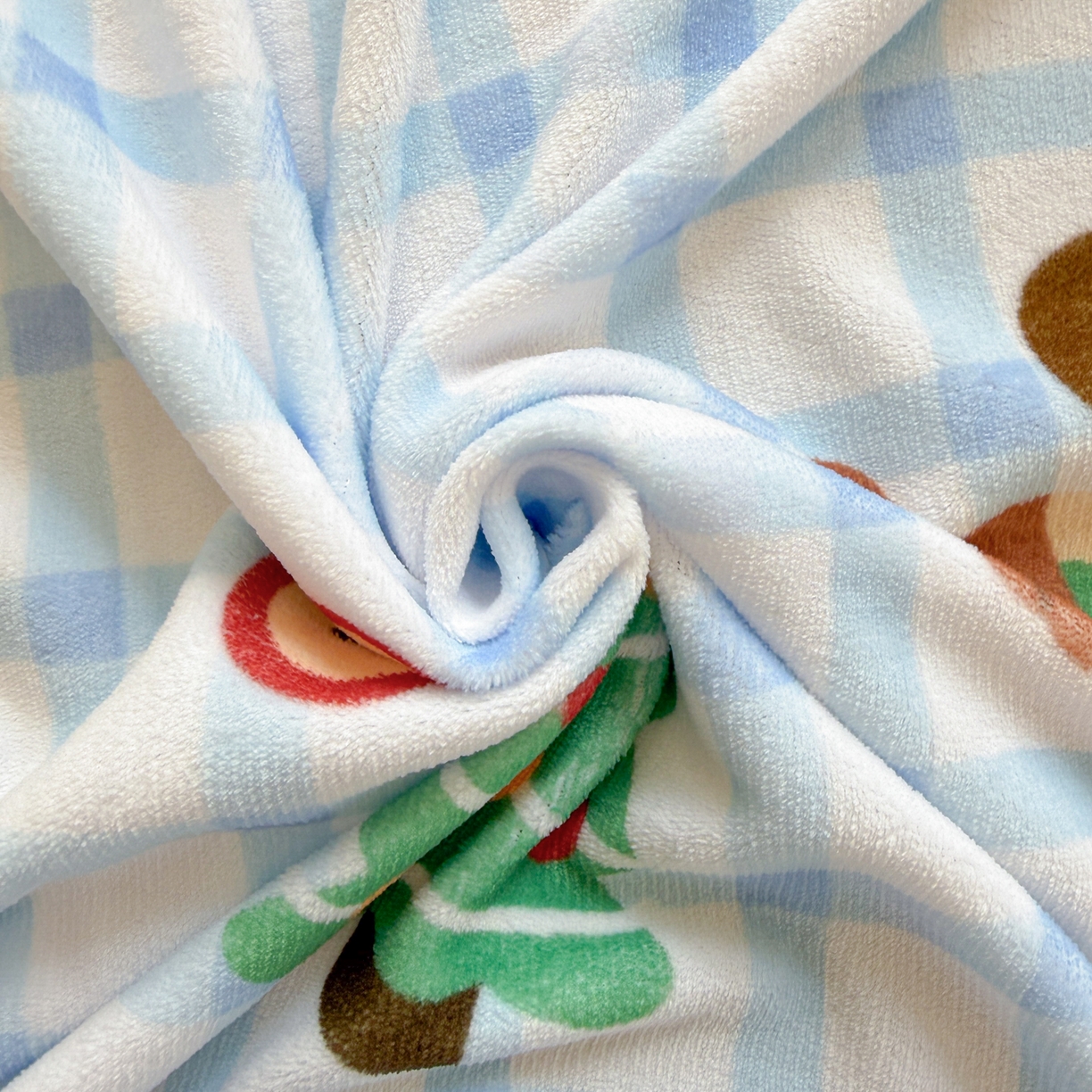 91家纺网 家纺一手货源 找家纺 呗旺鹿 2025新款A类牛奶绒数码印花卡通小清新四件套（场景二） 圣诞腊肠狗