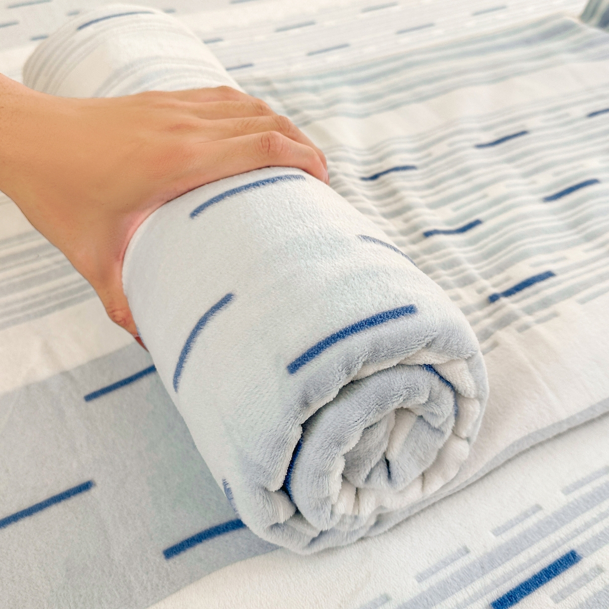 91家纺网 家纺一手货源 找家纺 （总）灰鲸 2025新款立体雕花牛奶绒床单单床单单品床单单件