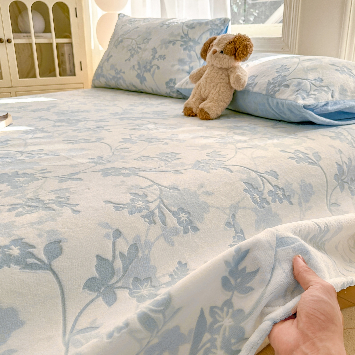 91家纺网 家纺一手货源 找家纺 （总）灰鲸 2025新款立体雕花牛奶绒床单单床单单品床单单件