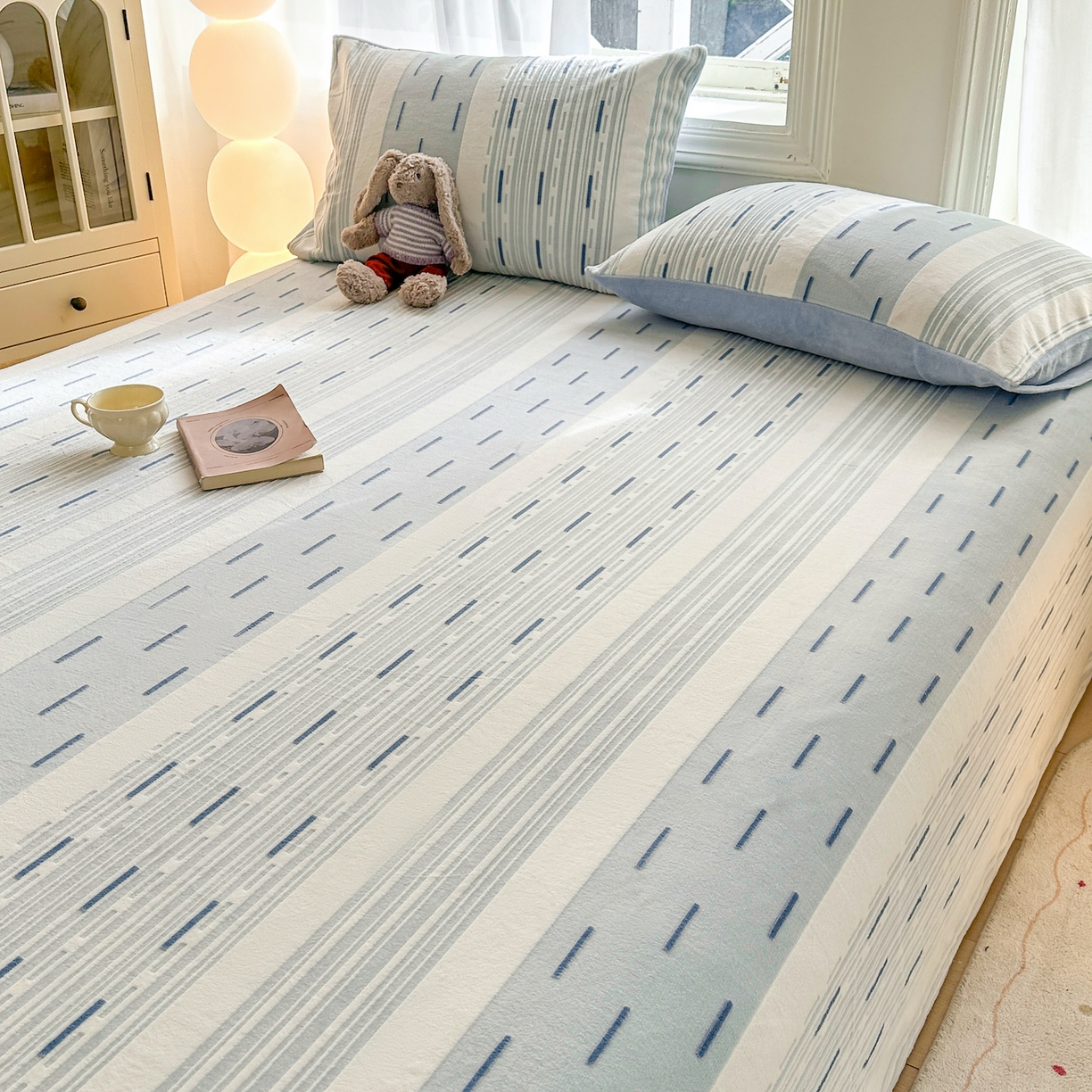 91家纺网 家纺一手货源 找家纺 灰鲸 2025新款立体雕花牛奶绒床单单床单单品床单单件 速写-蓝