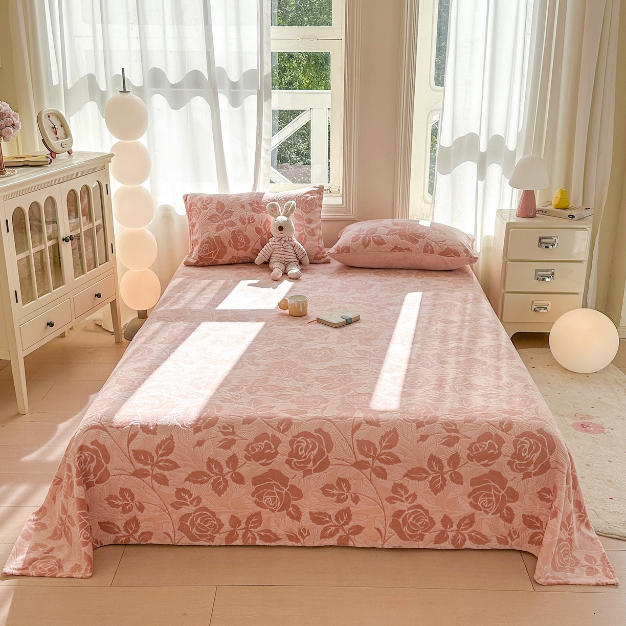 91家纺网 家纺一手货源 找家纺 灰鲸 2025新款立体雕花牛奶绒床单单床单单品床单单件 爱意-粉